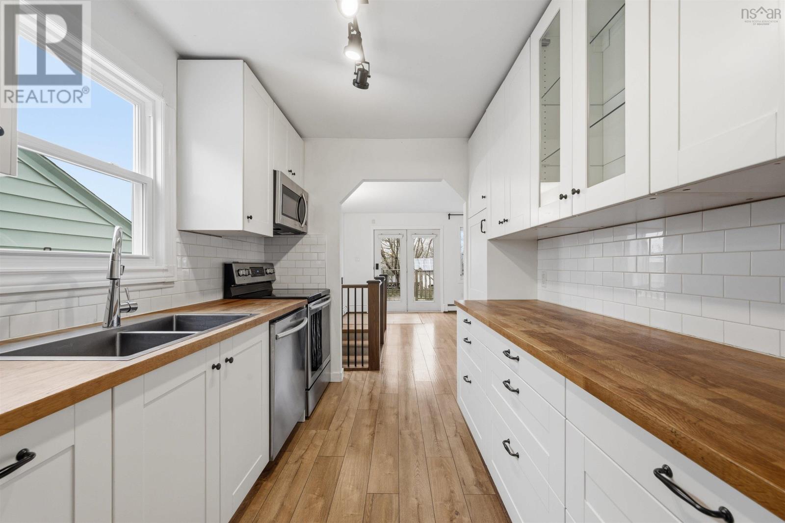 Property 7 of 49 of 6481 Liverpool Street