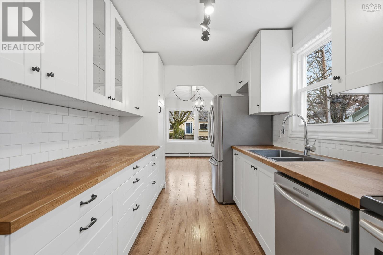 Property 9 of 49 of 6481 Liverpool Street