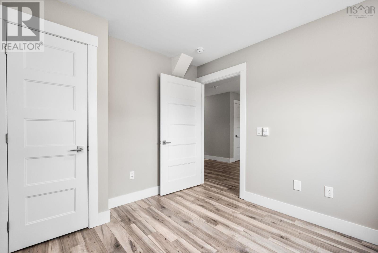 Property 30 of 40 of 46 Grosse Street