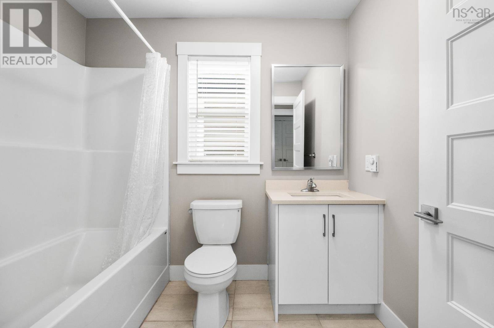 Property 25 of 40 of 46 Grosse Street