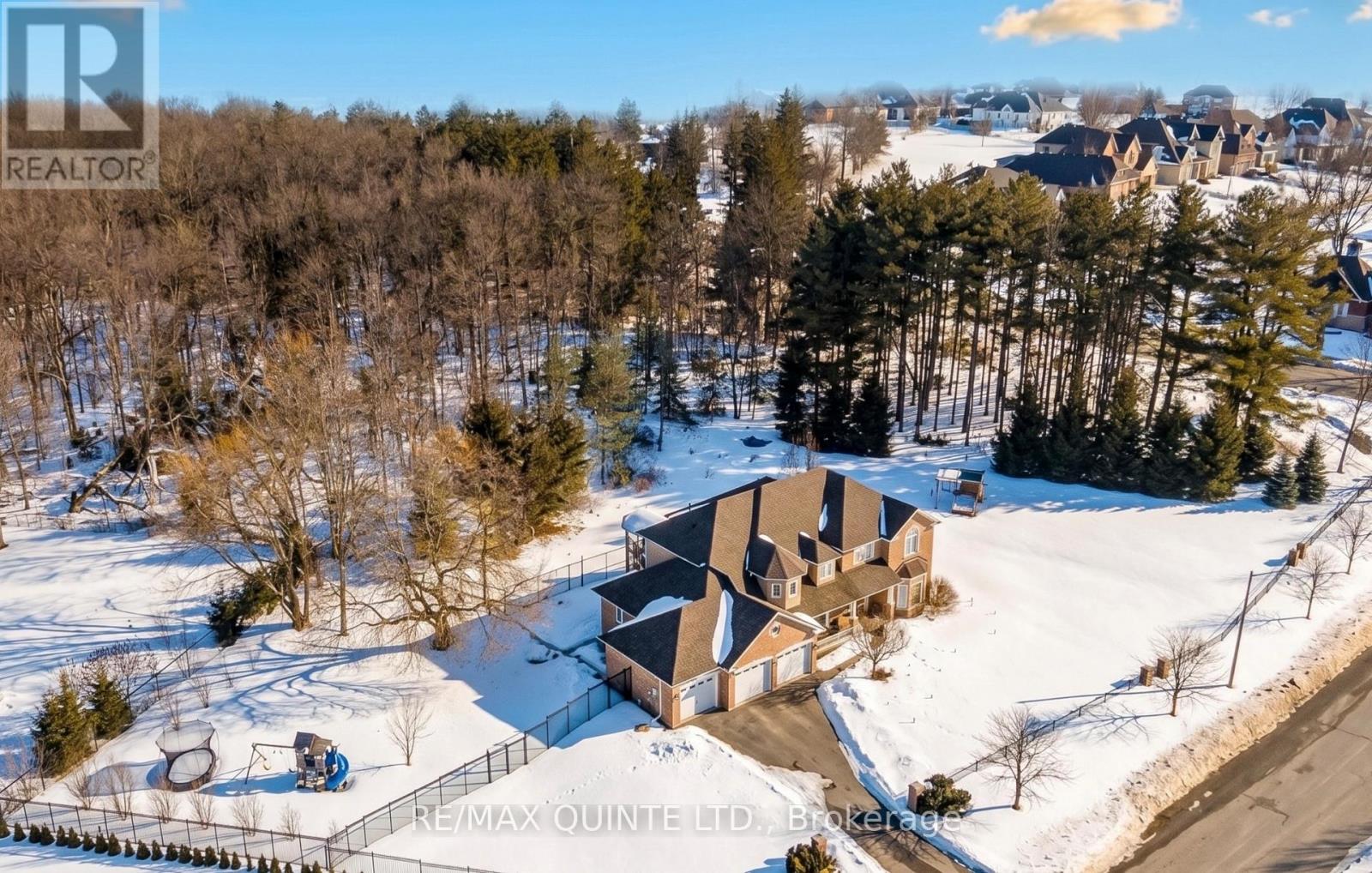 2 TREEVIEW AVENUE — photo 2
