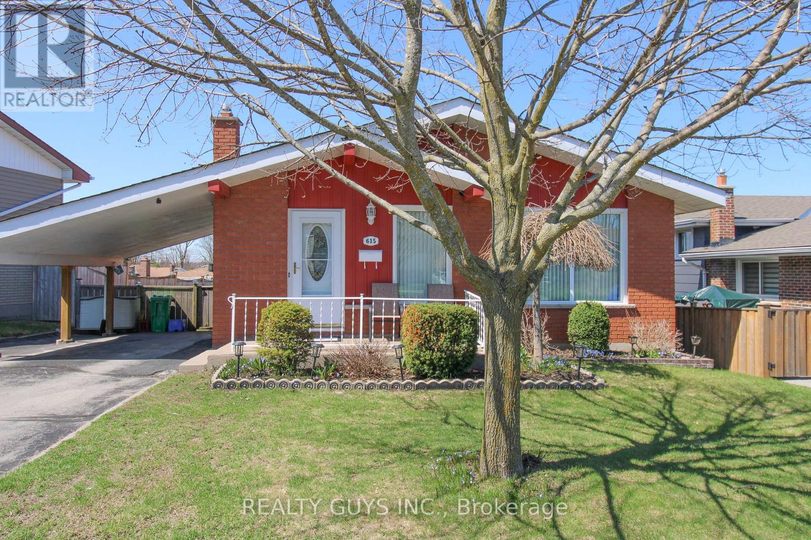 615 SAUGEEN CRESCENT - 2