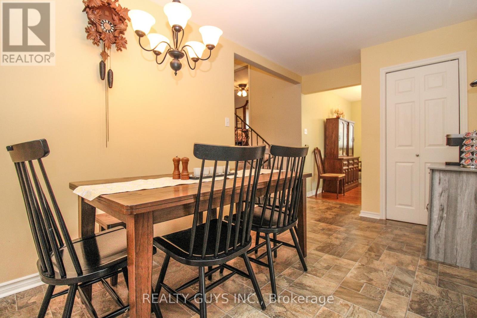 615 SAUGEEN CRESCENT - 21