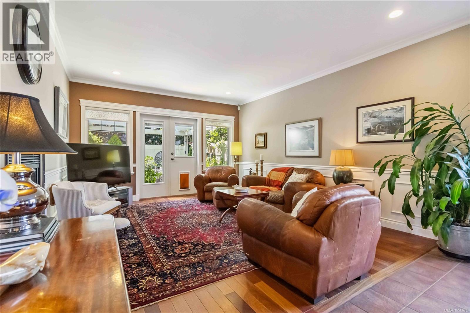 1702 De Sousa Pl, Saanich