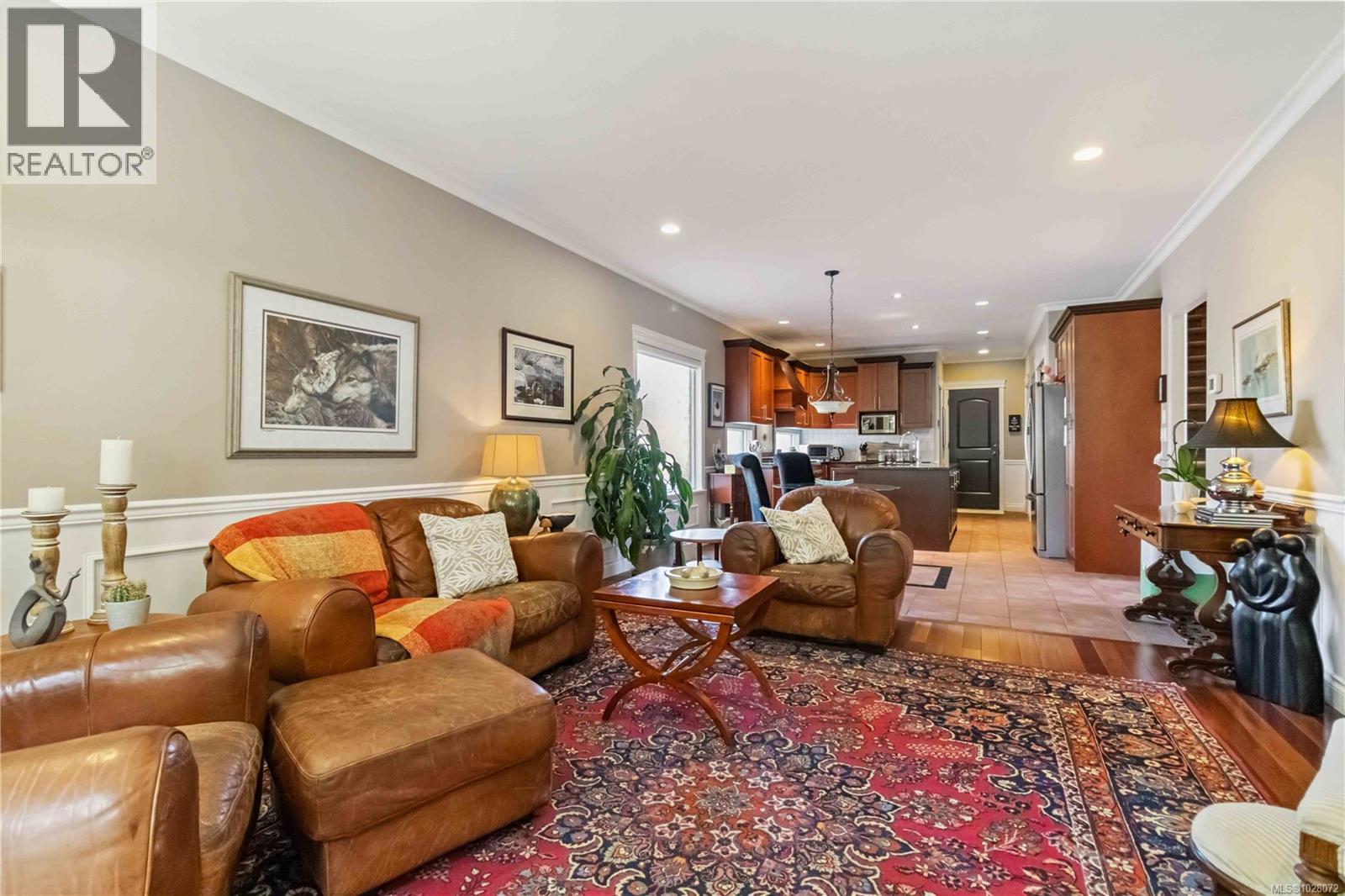 1702 De Sousa Pl, Saanich