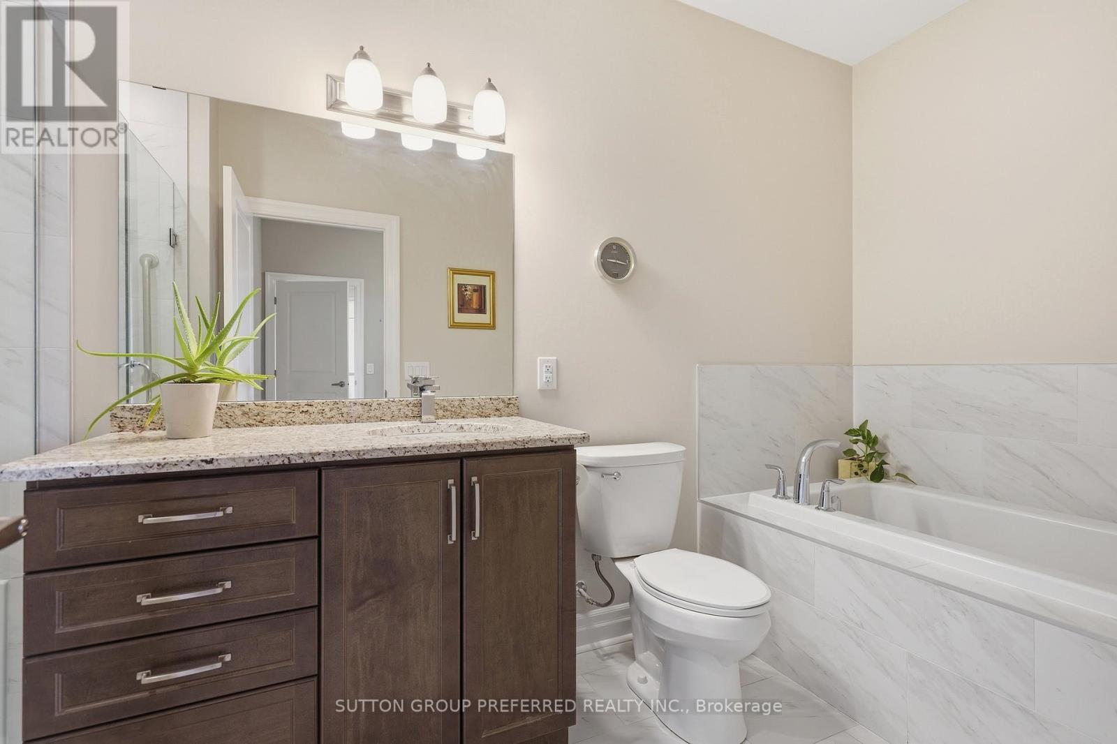 401 - 1200 COMMISSIONERS ROAD W — photo 25