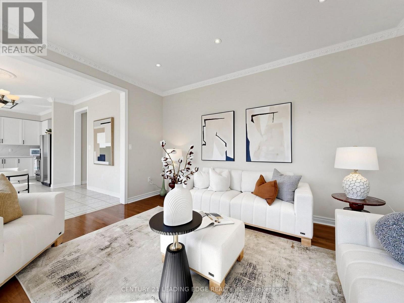 19 FOUNTAIN COURT - 15
