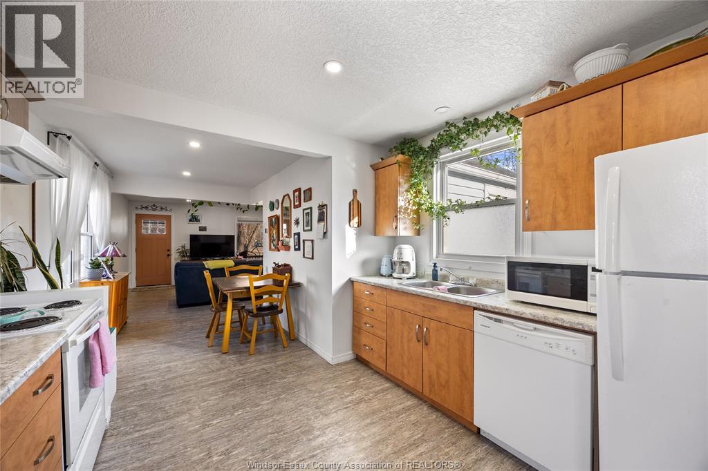 37 RICHARDSON AVENUE — photo 10