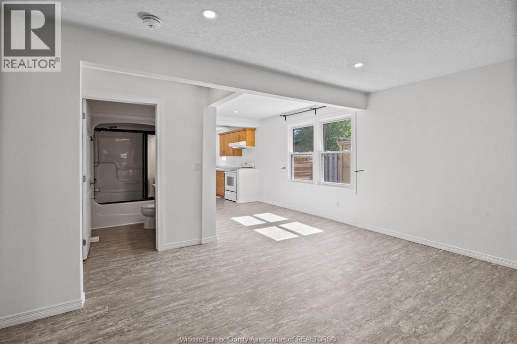 37 RICHARDSON AVENUE — photo 9