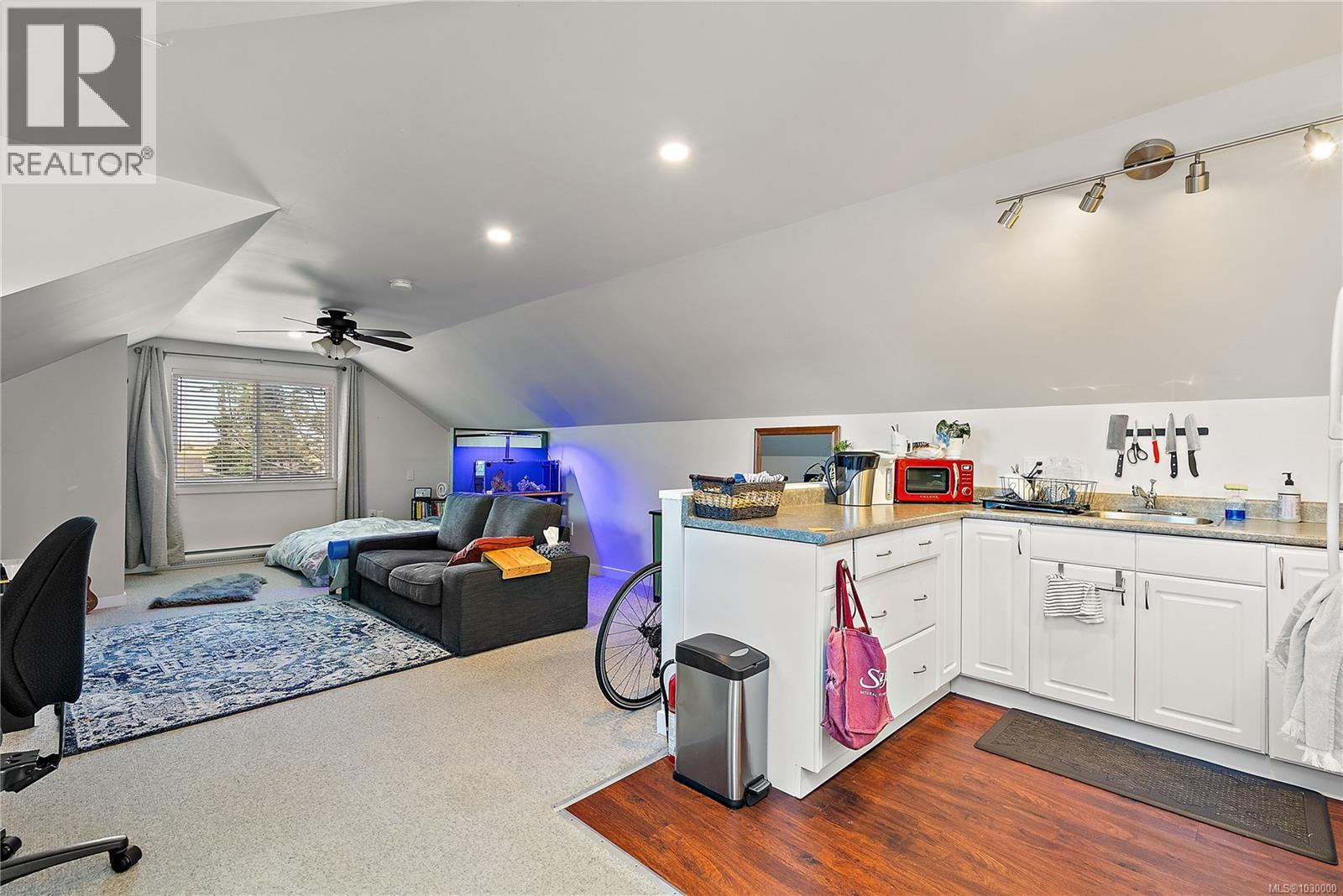 4190 INTERURBAN RD - 21