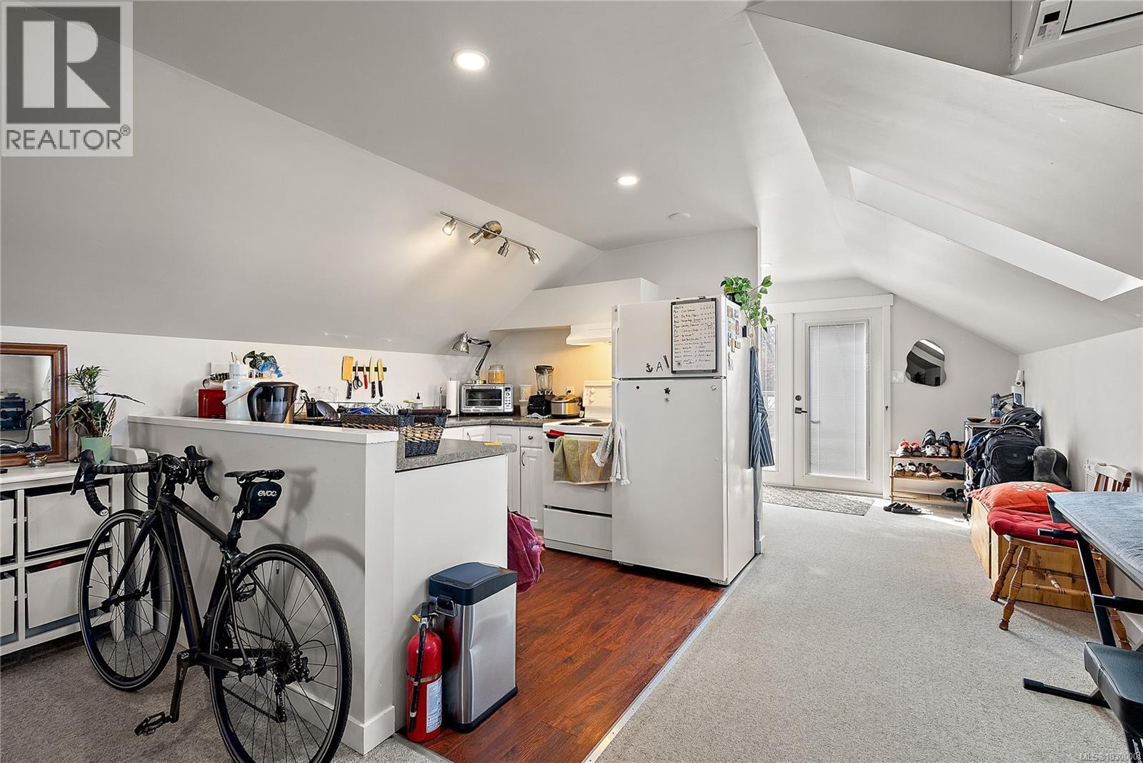 4190 INTERURBAN RD - 22