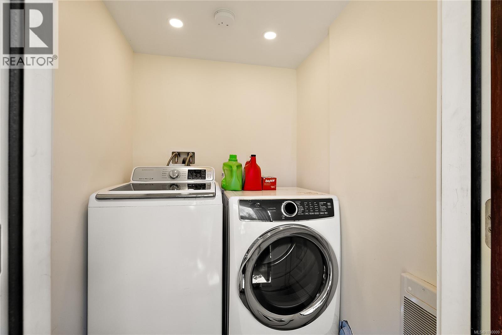 4190 INTERURBAN RD - 25