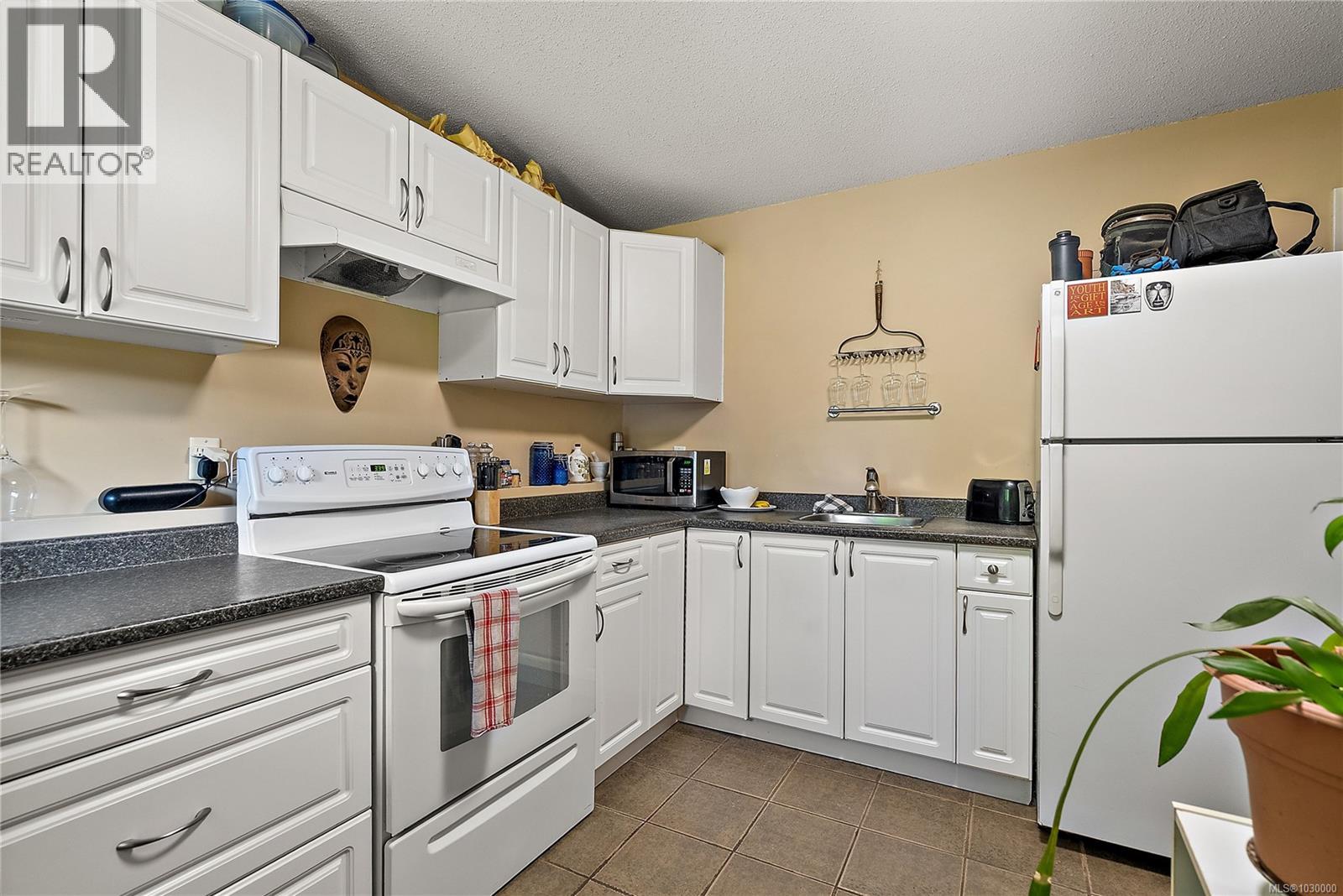 4190 INTERURBAN RD - 26