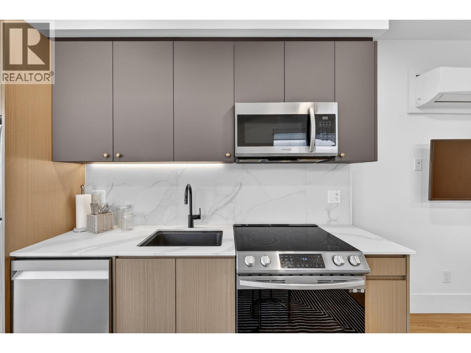 418 720 KLO Road, Kelowna