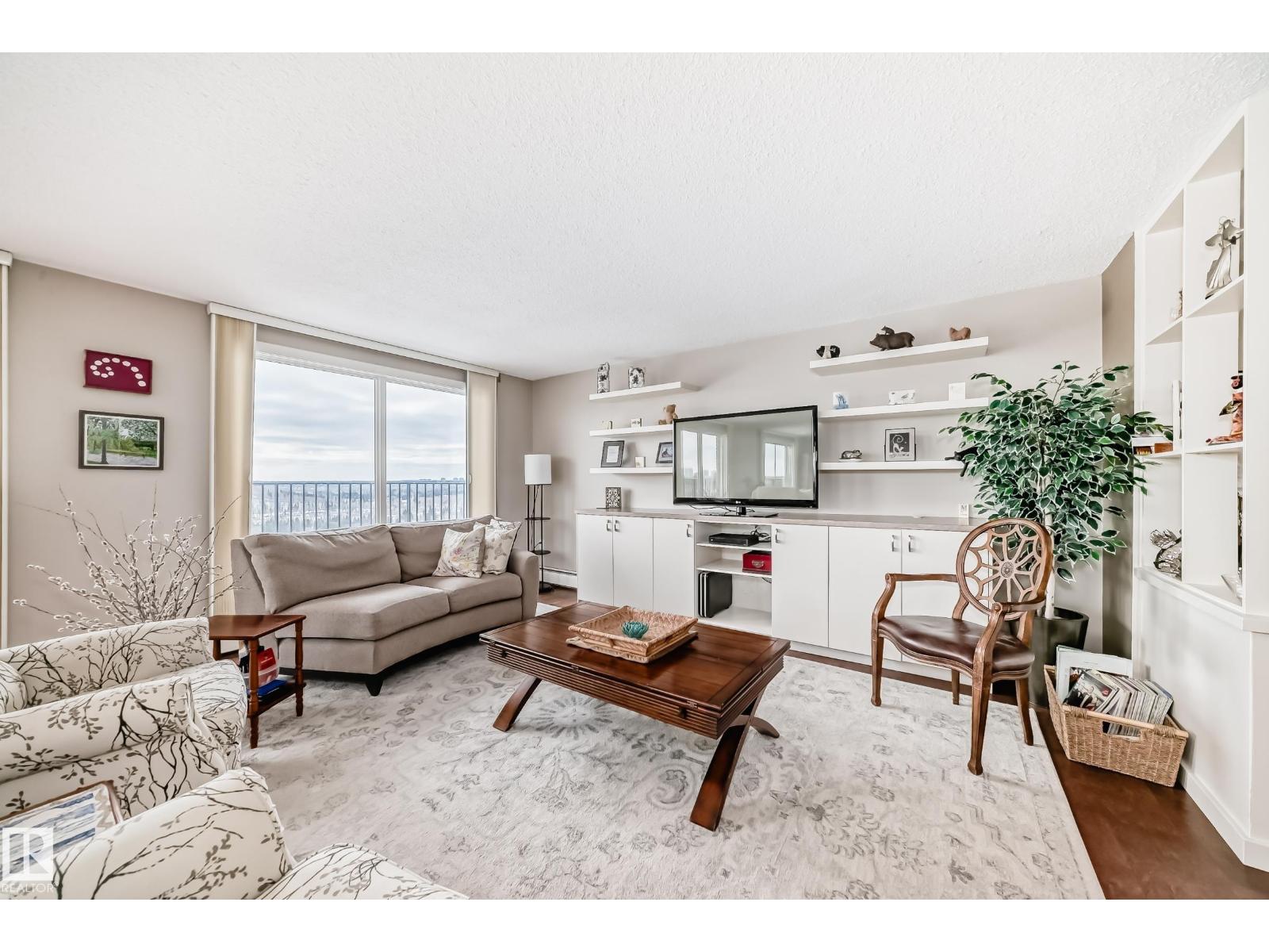 #716 10011 117 ST NW - 19