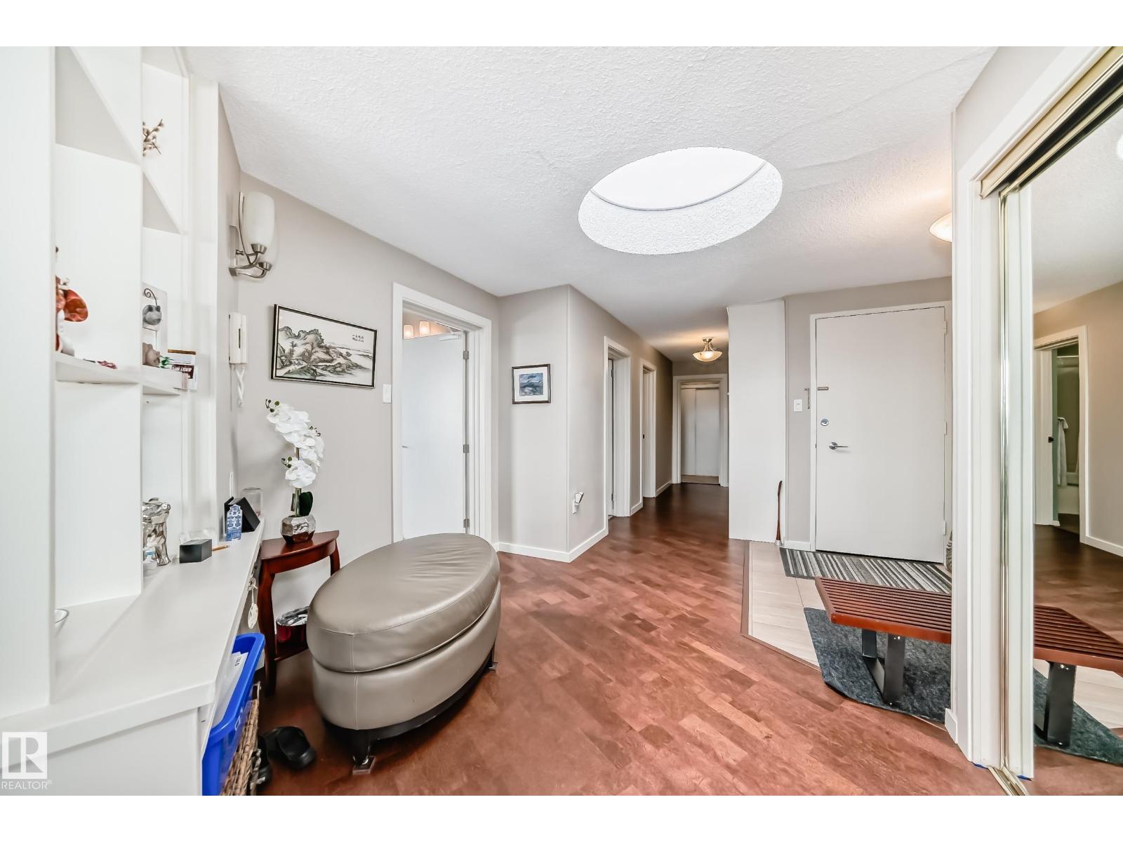 #716 10011 117 ST NW - 22