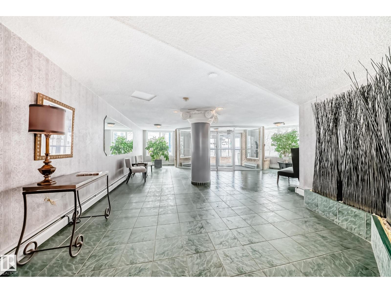 #716 10011 117 ST NW - 47