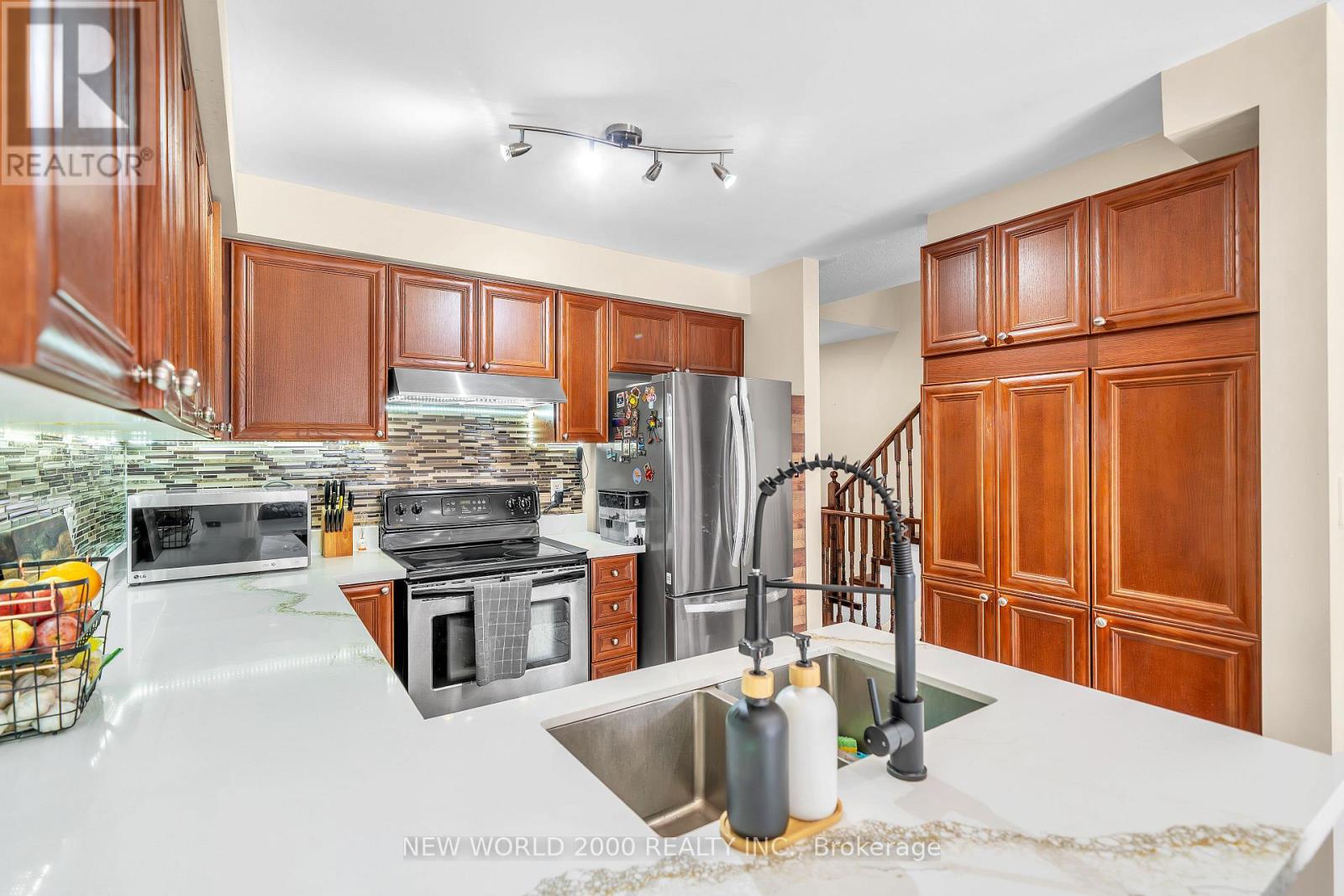 Family friendly kitchen (lots of storage)