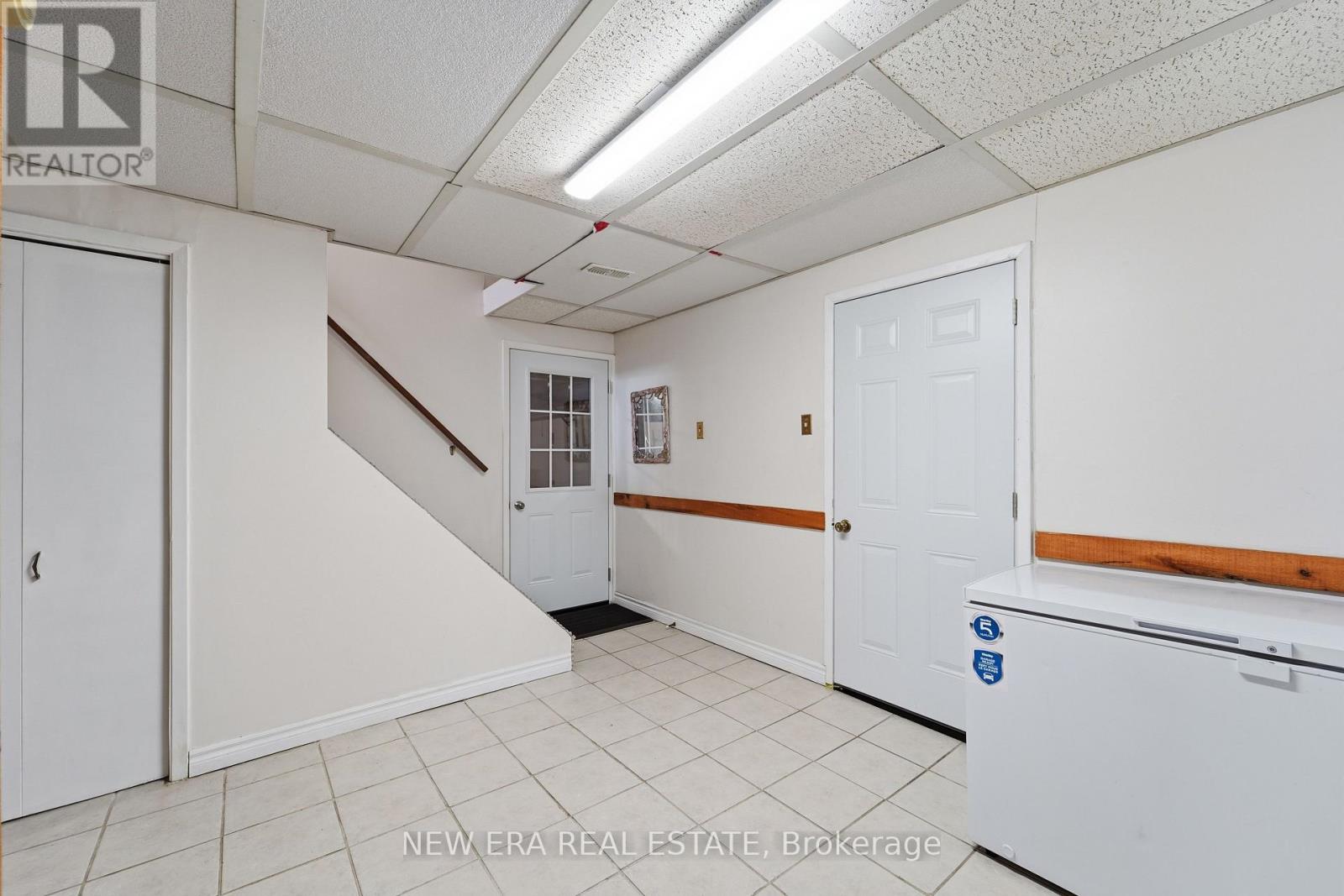 645 HATTON AVENUE - 32