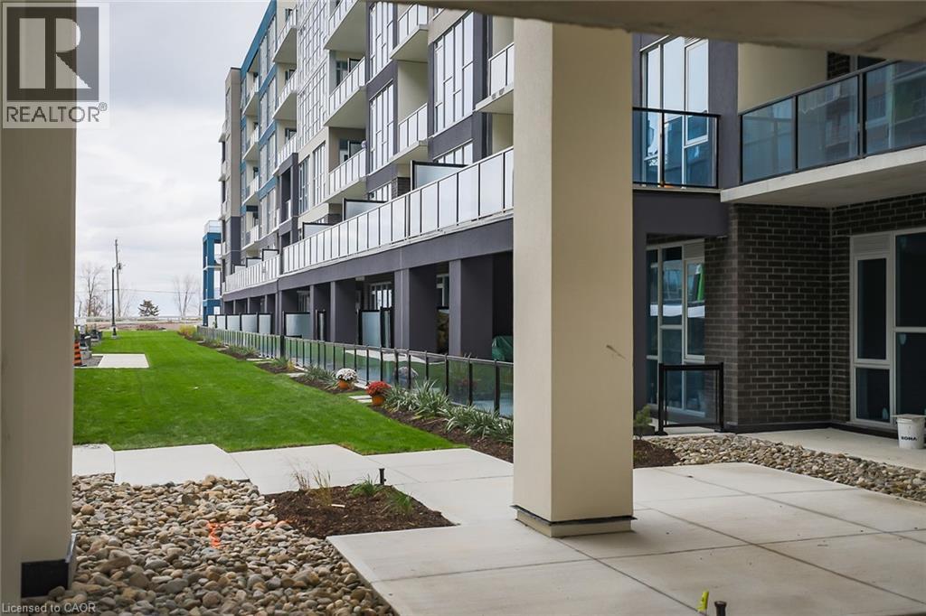 16 CONCORD Place Unit# 430, Grimsby, Ontario, L3M5L8 — Photo 3