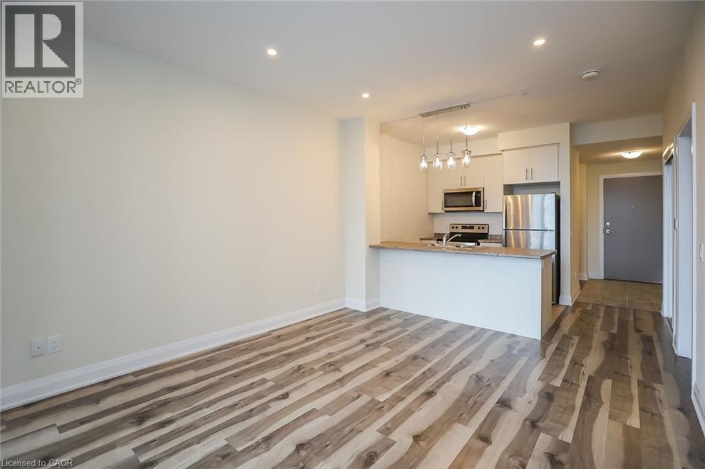 16 CONCORD Place Unit# 430, Grimsby, Ontario, L3M5L8 — Photo 5