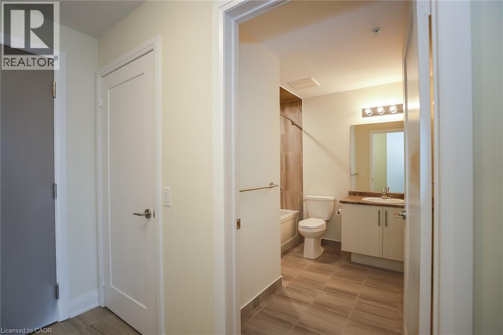 16 CONCORD Place Unit# 430, Grimsby, Ontario, L3M5L8 — Photo 13