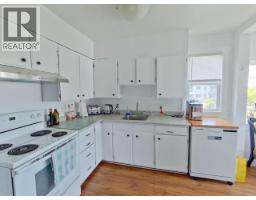 4pc Bathroom - 4478 Michigan Ave, Powell River, BC V8A2S5 Photo 11