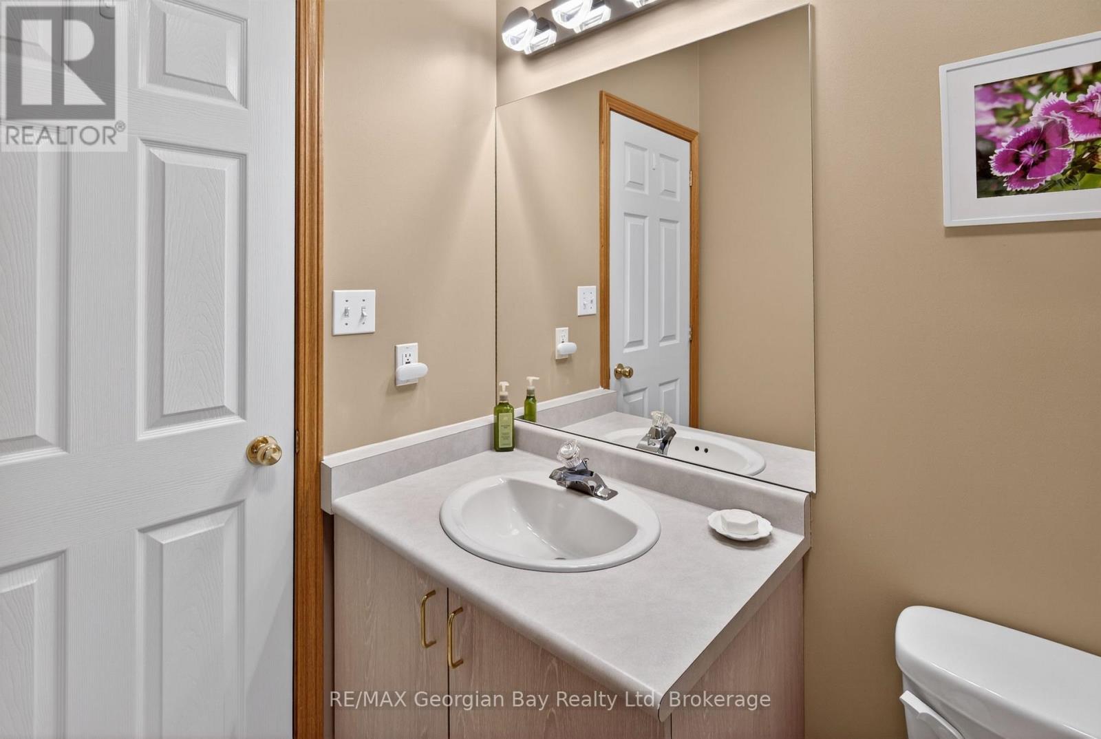 3 OAKDALE COURT - 24