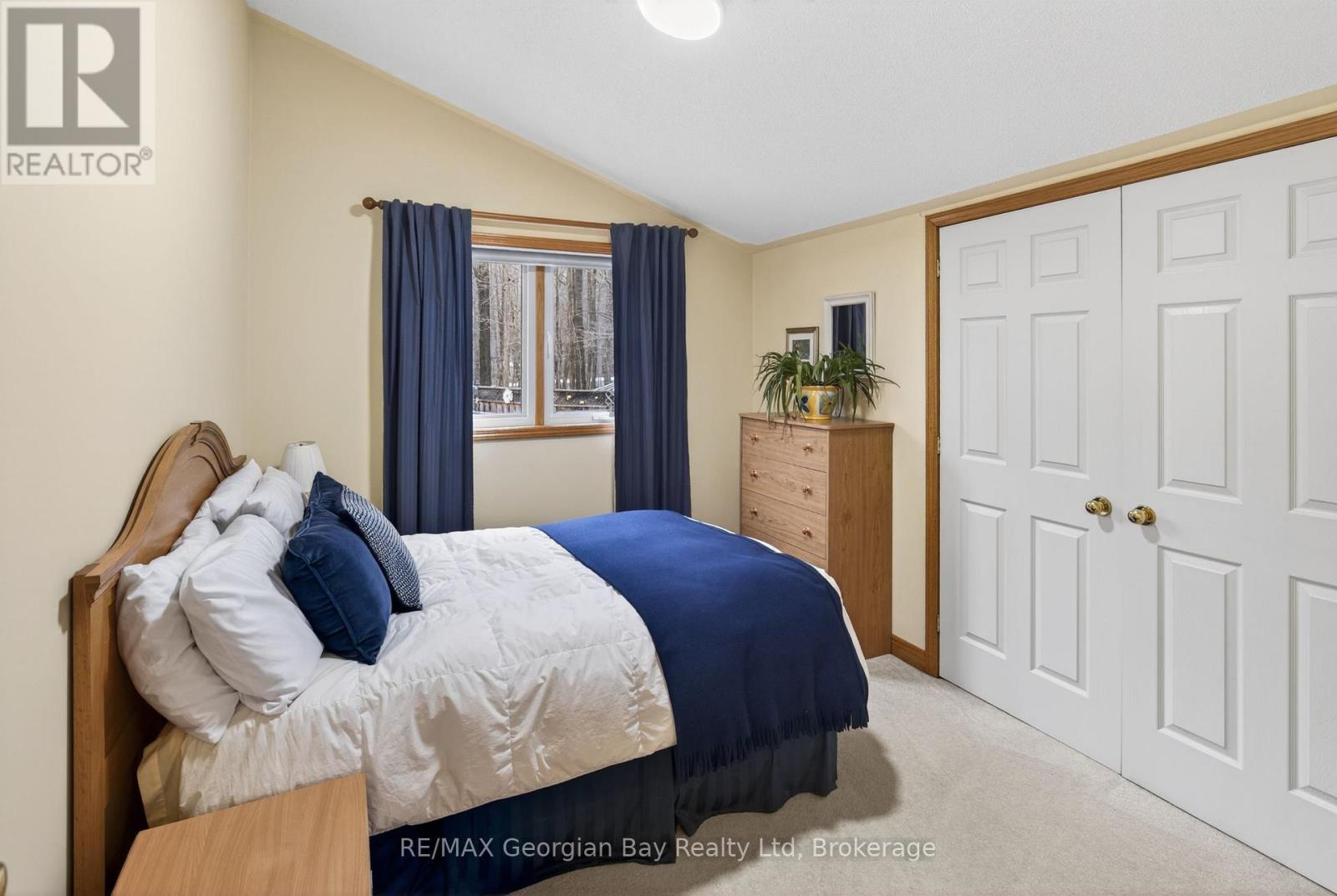 3 OAKDALE COURT - 28