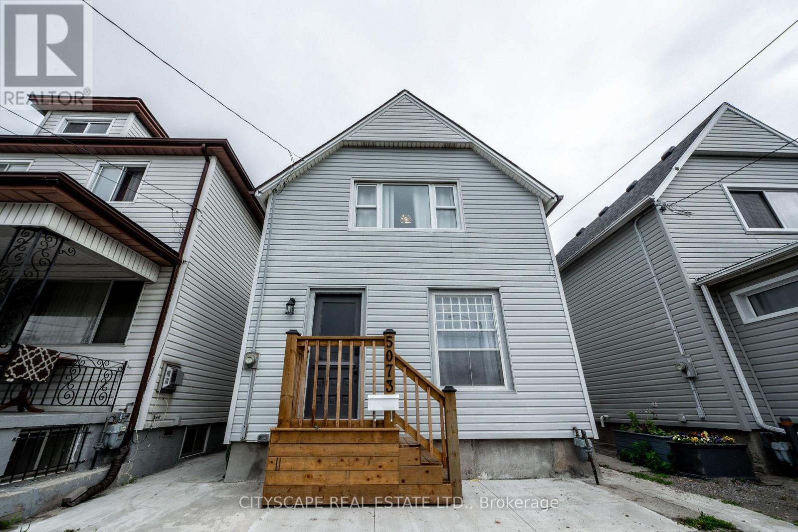 5073 KITCHENER STREET - 1