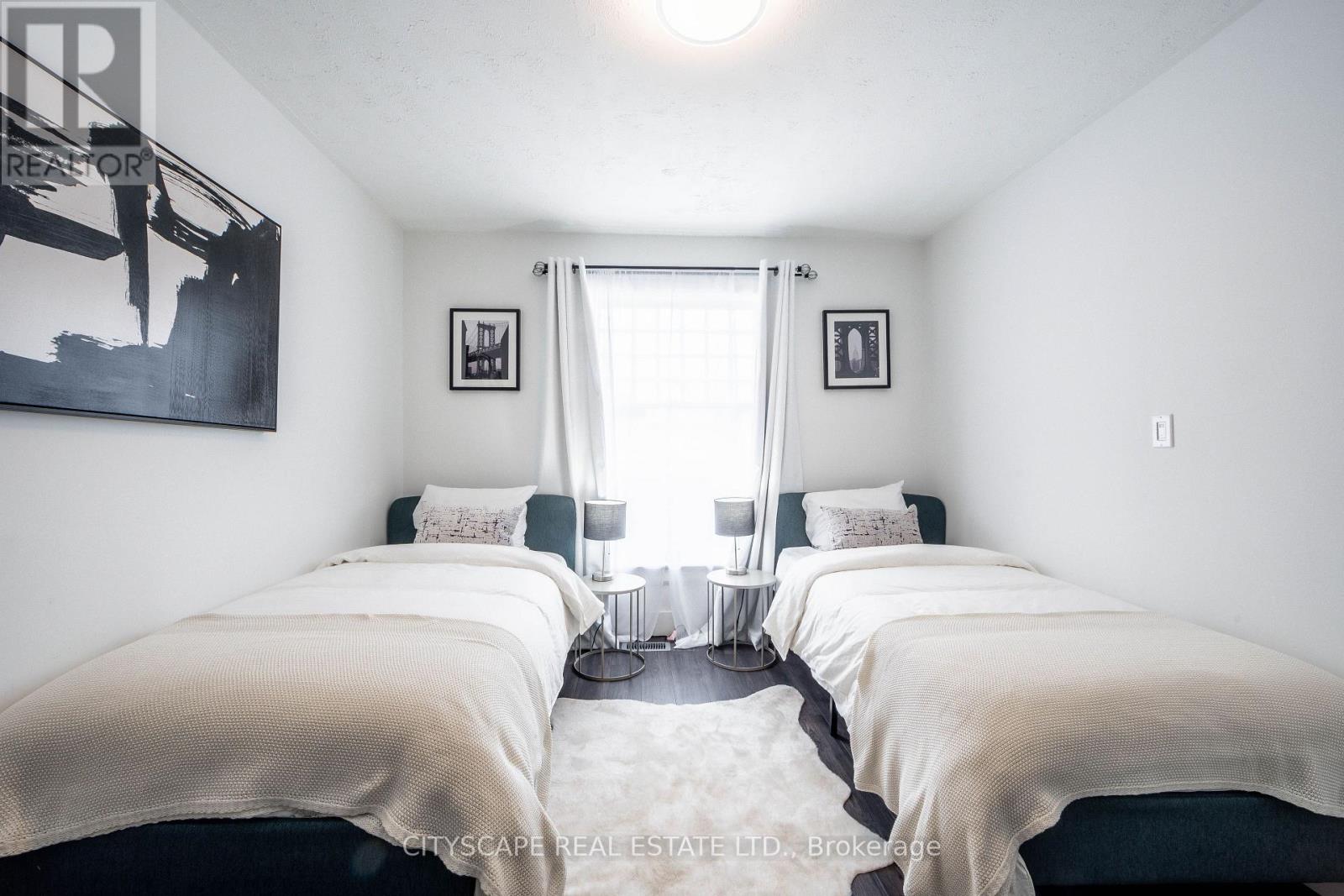 5073 KITCHENER STREET - 10
