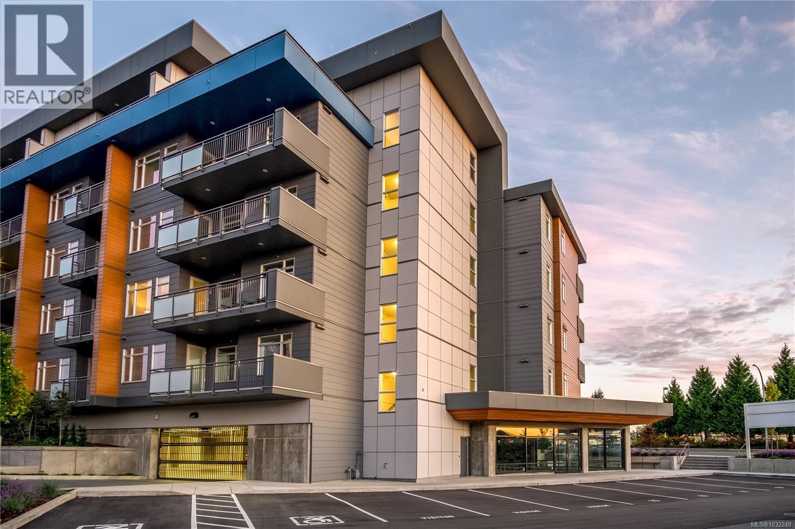 #103 6540 Metral Dr - 22