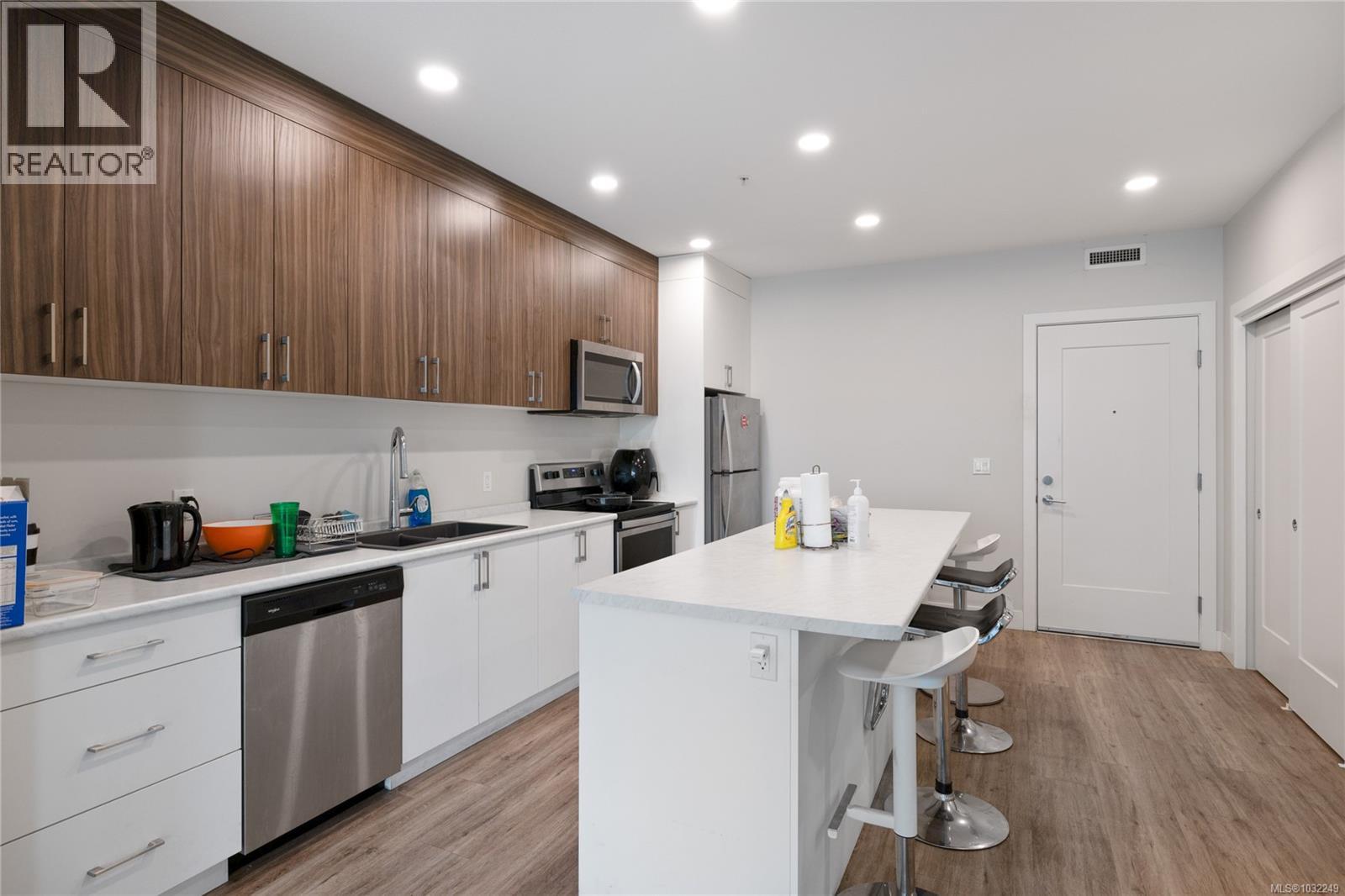 #103 6540 Metral Dr - 5