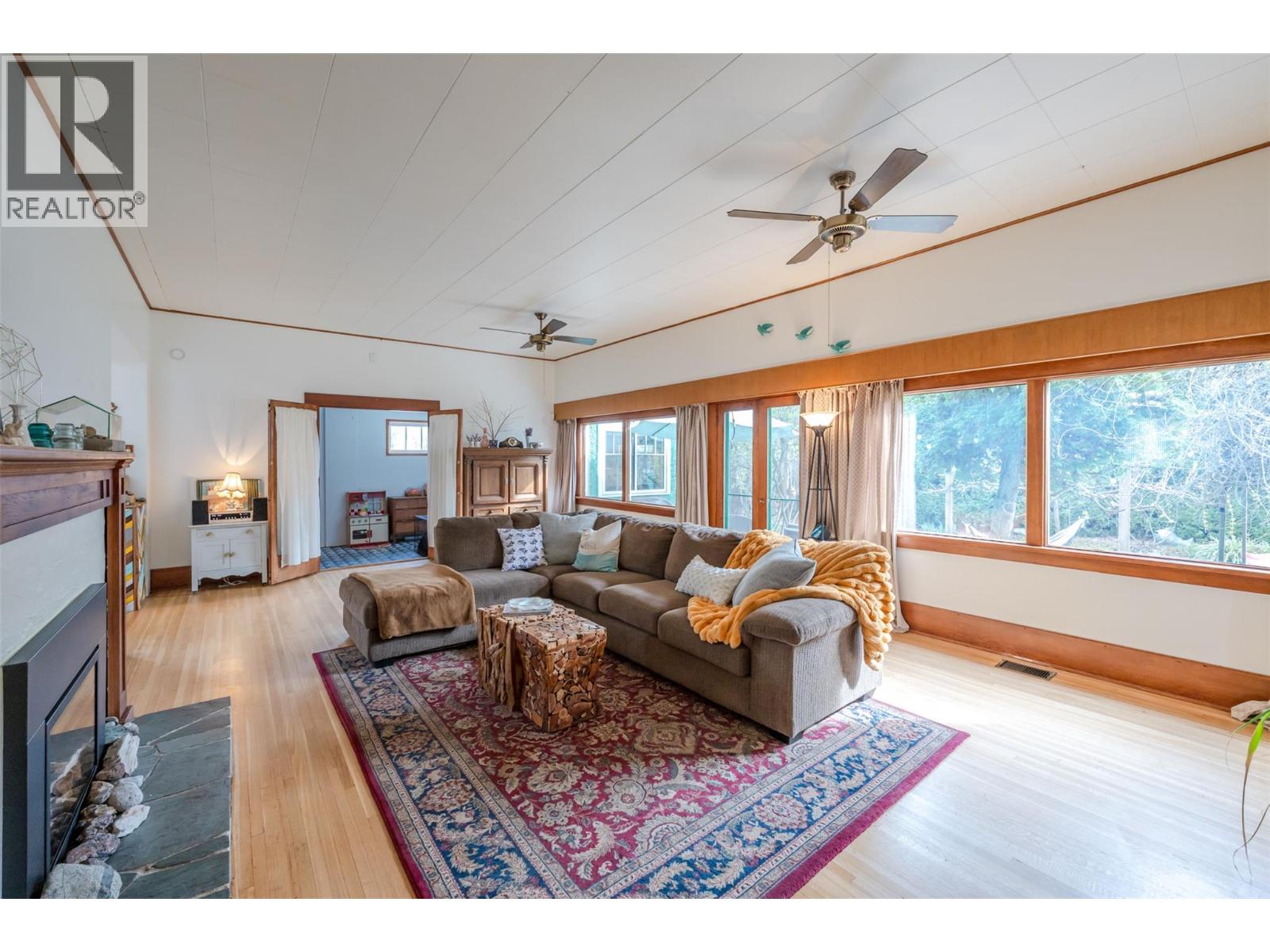 100 HUTH Avenue, Penticton