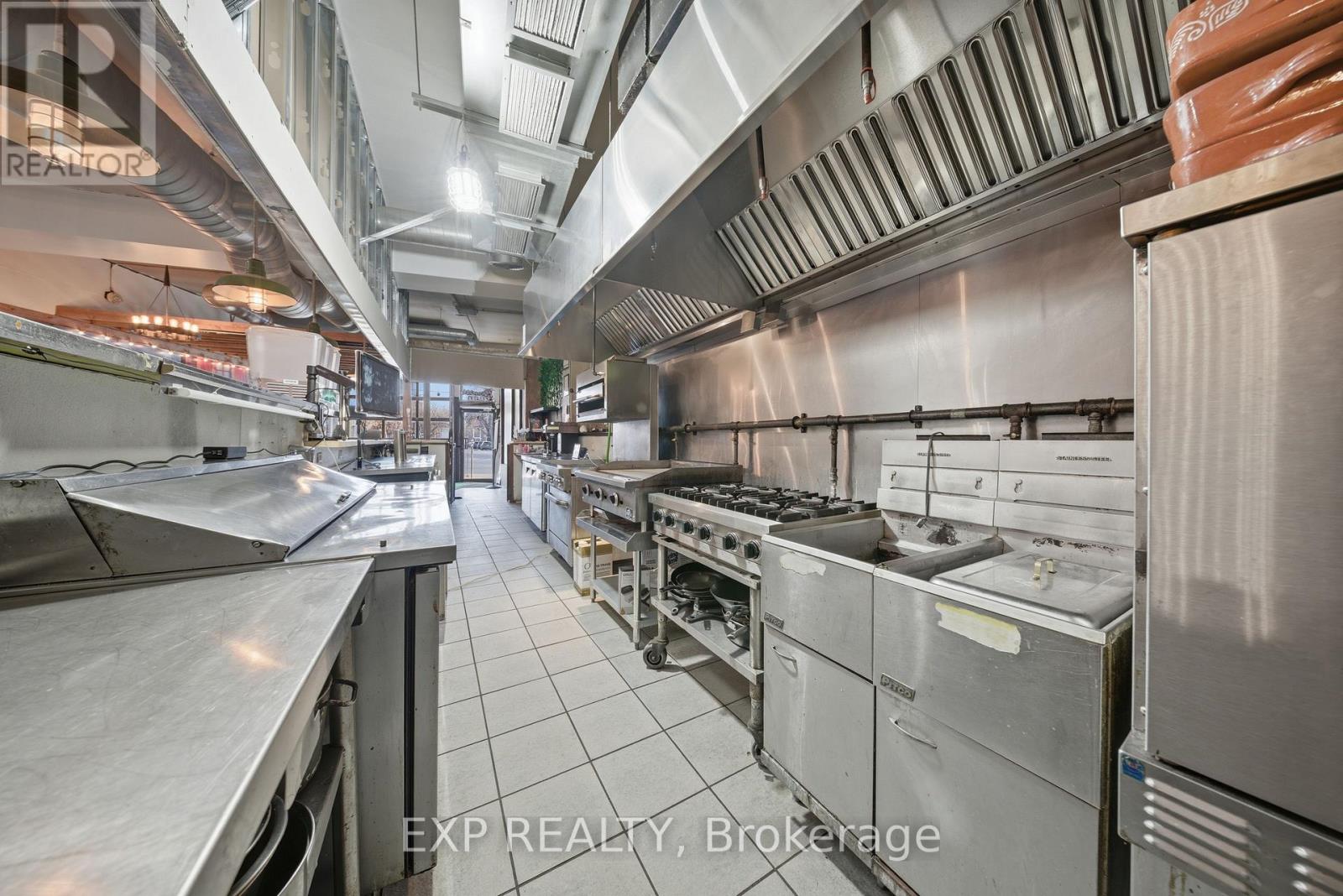 3030 DUNDAS STREET W — photo 28