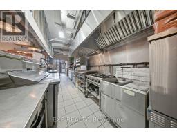3030 Dundas Street W, Toronto, ON M6P1Z3 Photo 28