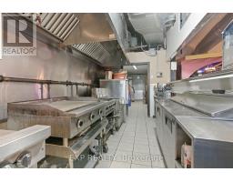 3030 Dundas Street W, Toronto, ON M6P1Z3 Photo 26