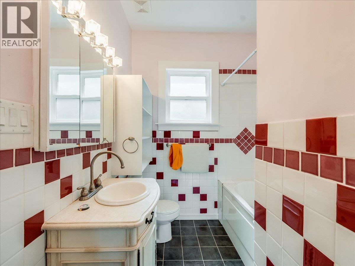 1472 Green Avenue Lane - 35