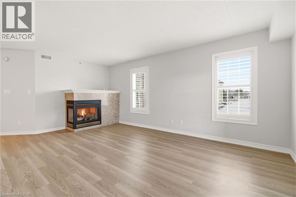 1820 WALKERS Line Unit# 213, Burlington, Ontario, L7M4V4 — Photo 11