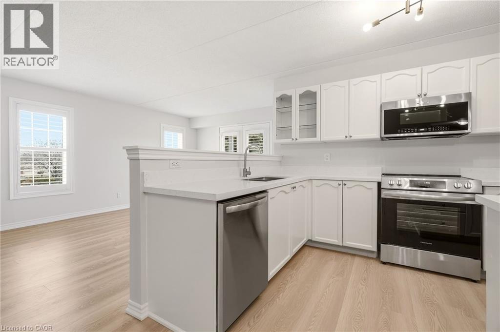 1820 WALKERS Line Unit# 213, Burlington, Ontario, L7M4V4 — Photo 8