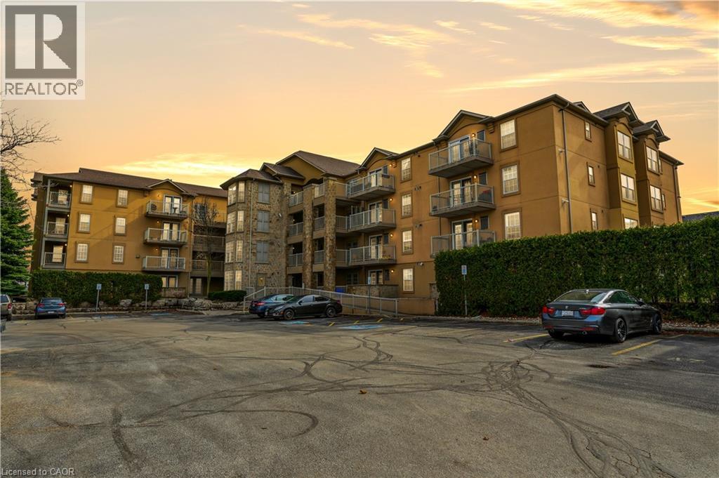 1820 WALKERS Line Unit# 213, Burlington, Ontario, L7M4V4 — Photo 2