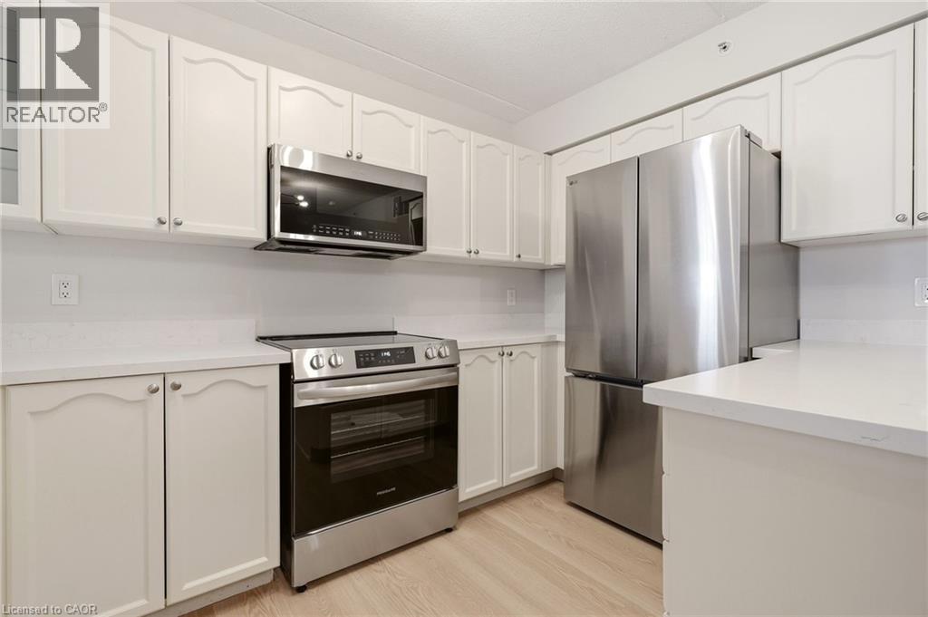 1820 WALKERS Line Unit# 213, Burlington, Ontario, L7M4V4 — Photo 7