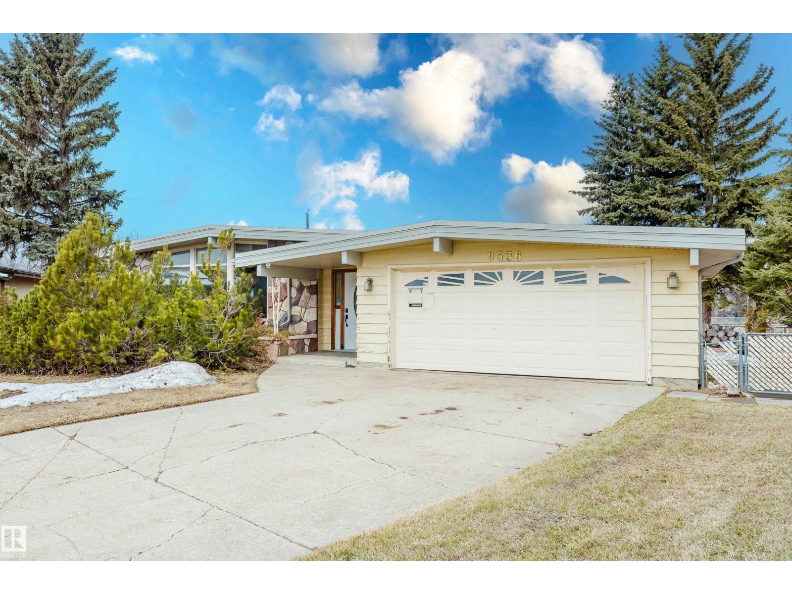 9536 151 AV NW - 9