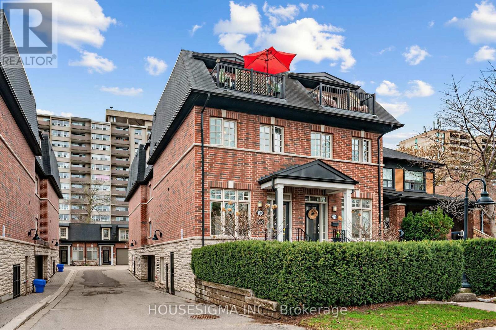 Listing photo of 361 ROEHAMPTON AVENUE