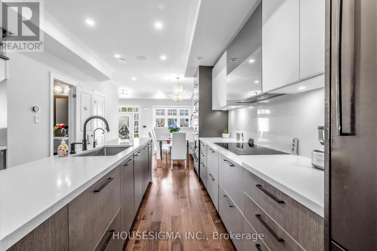 361 ROEHAMPTON AVENUE - 12
