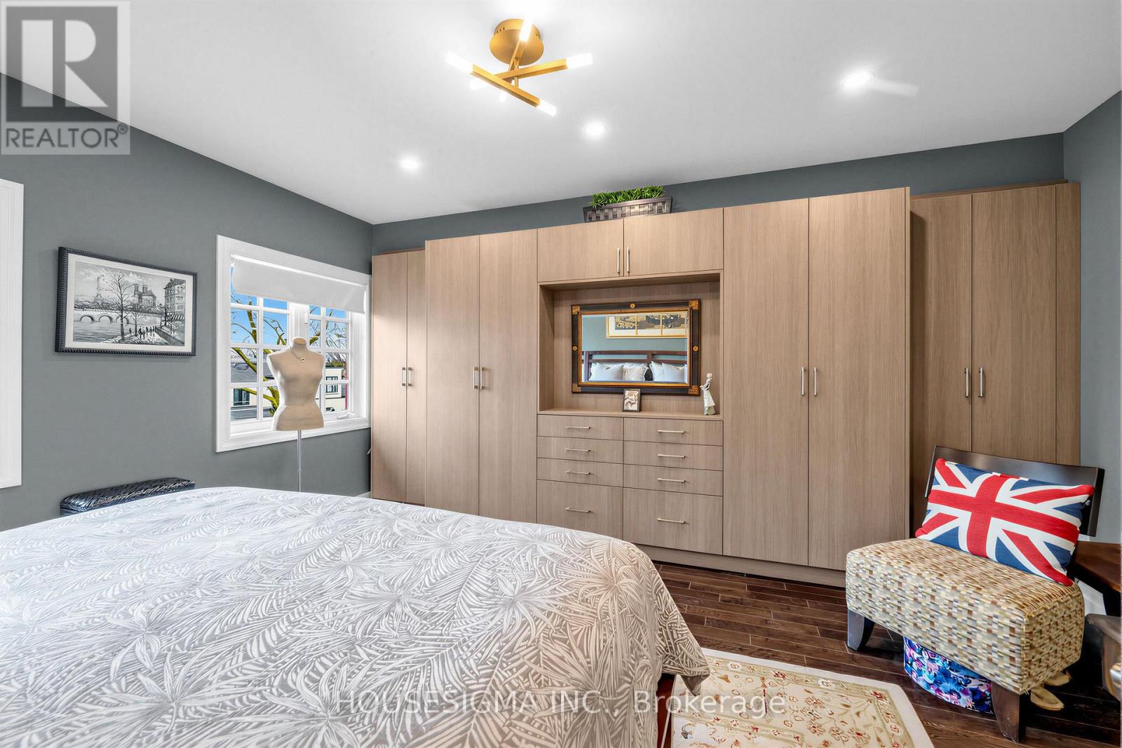 361 ROEHAMPTON AVENUE - 21