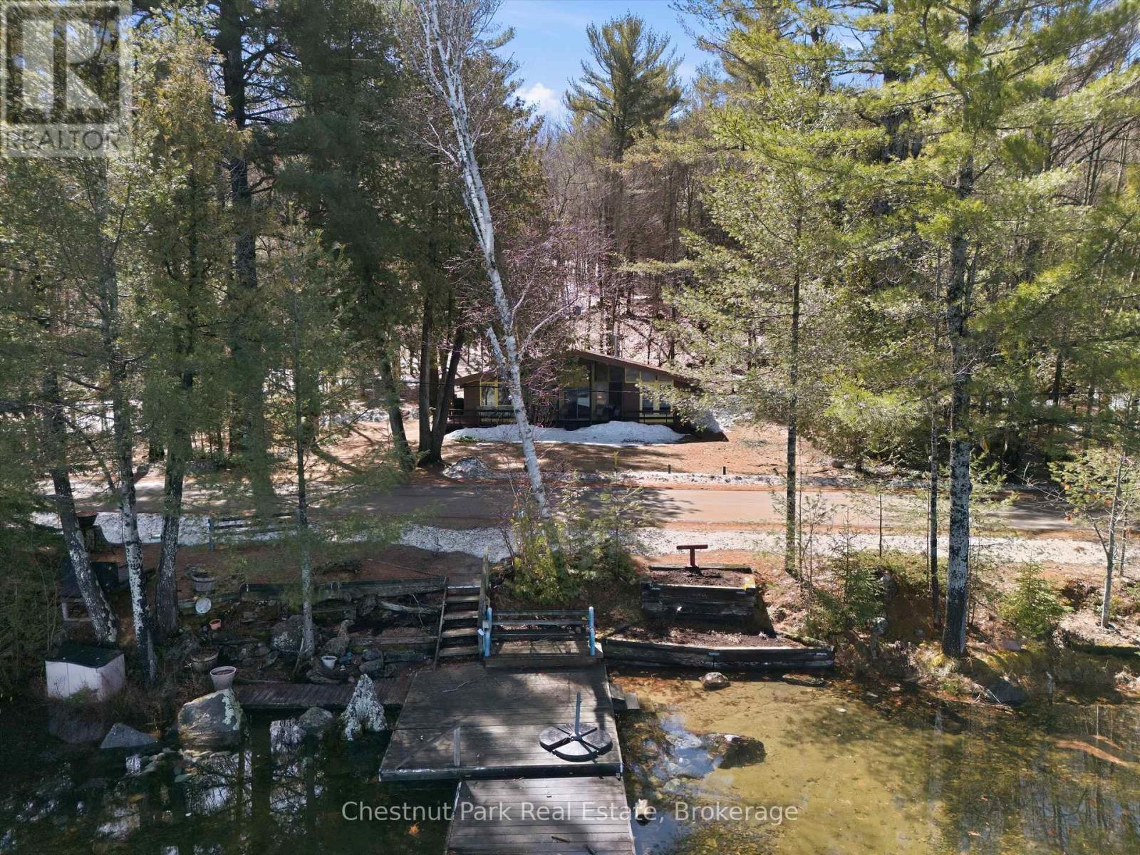 1087 GLENMOUNT ROAD — photo 44
