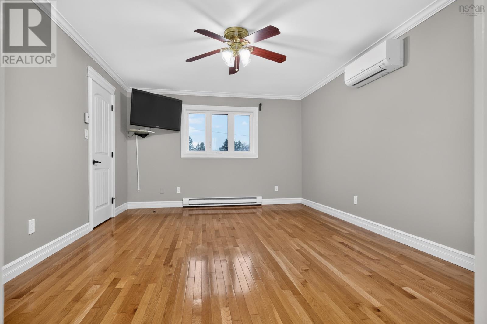 Property 25 of 51 of 144 Pinewood Crescent