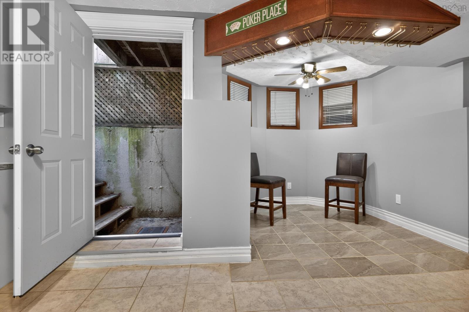 Property 37 of 51 of 144 Pinewood Crescent