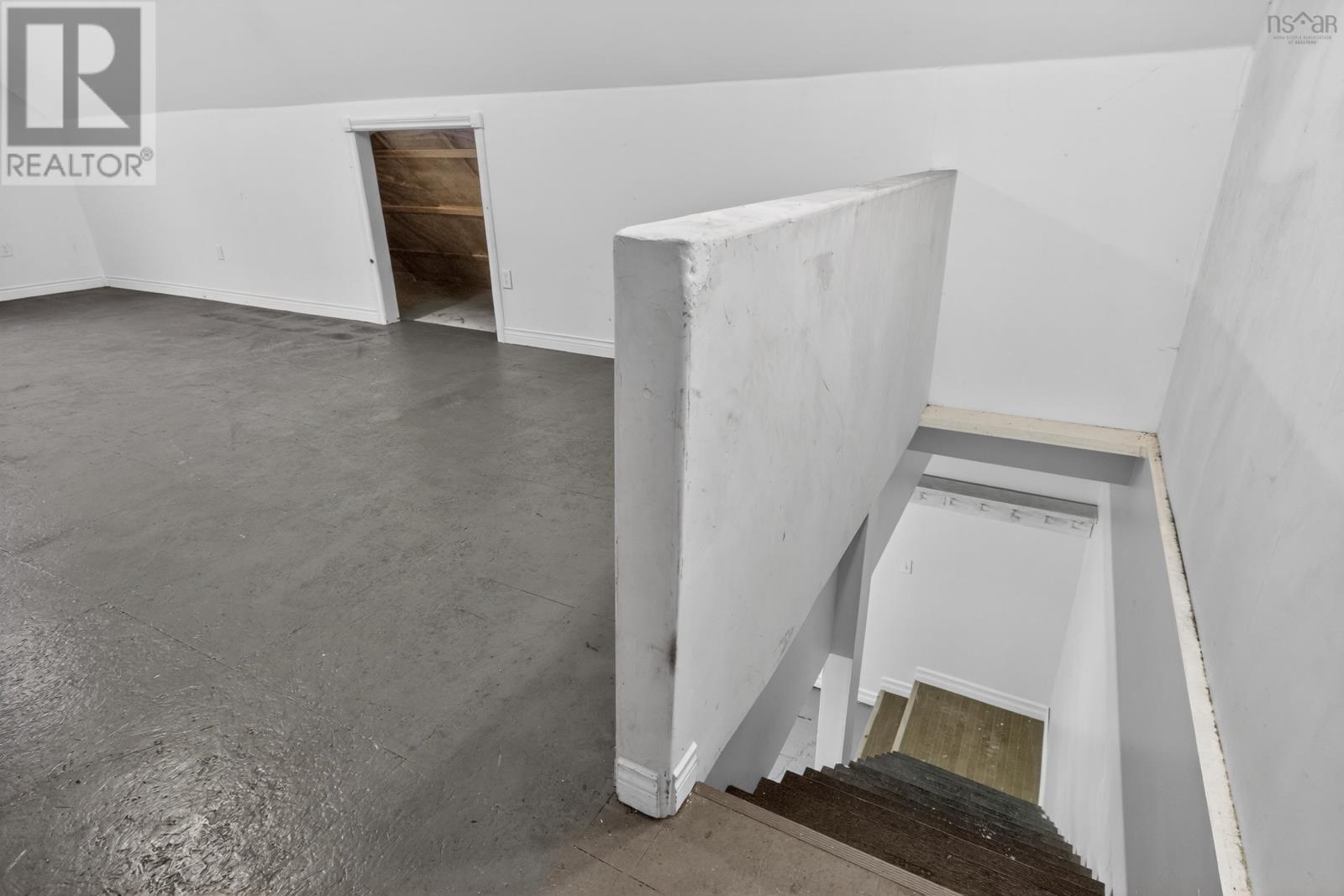 Property 43 of 51 of 144 Pinewood Crescent